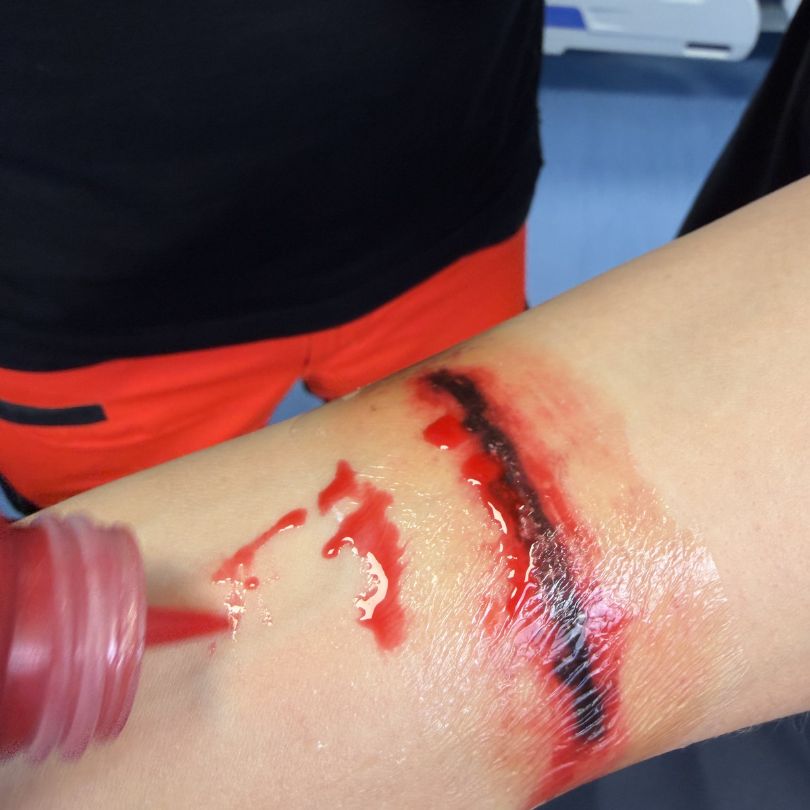 Zestaw pozoracji ran - tatuaż z krwią